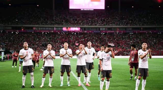 足球的魅力无限，国内球员展现实力无畏的简单介绍